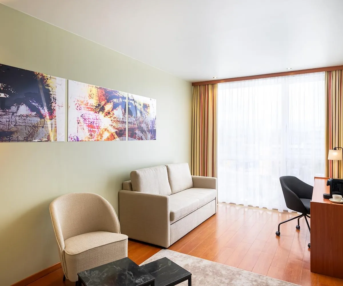 Leonardo Hotel Salzburg Airport Wals-Siezenheim