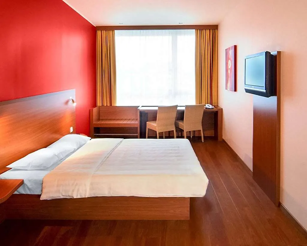 Leonardo Hotel Salzburg Airport Wals-Siezenheim 4*,  Austria