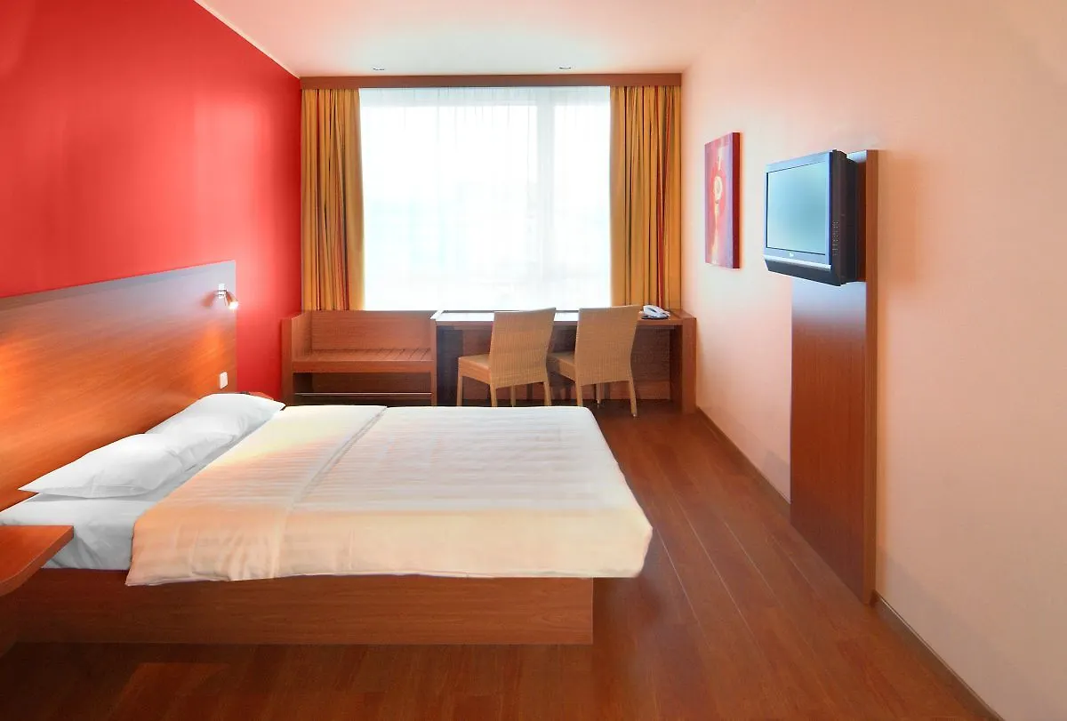 Leonardo Hotel Salzburg Airport Wals-Siezenheim
